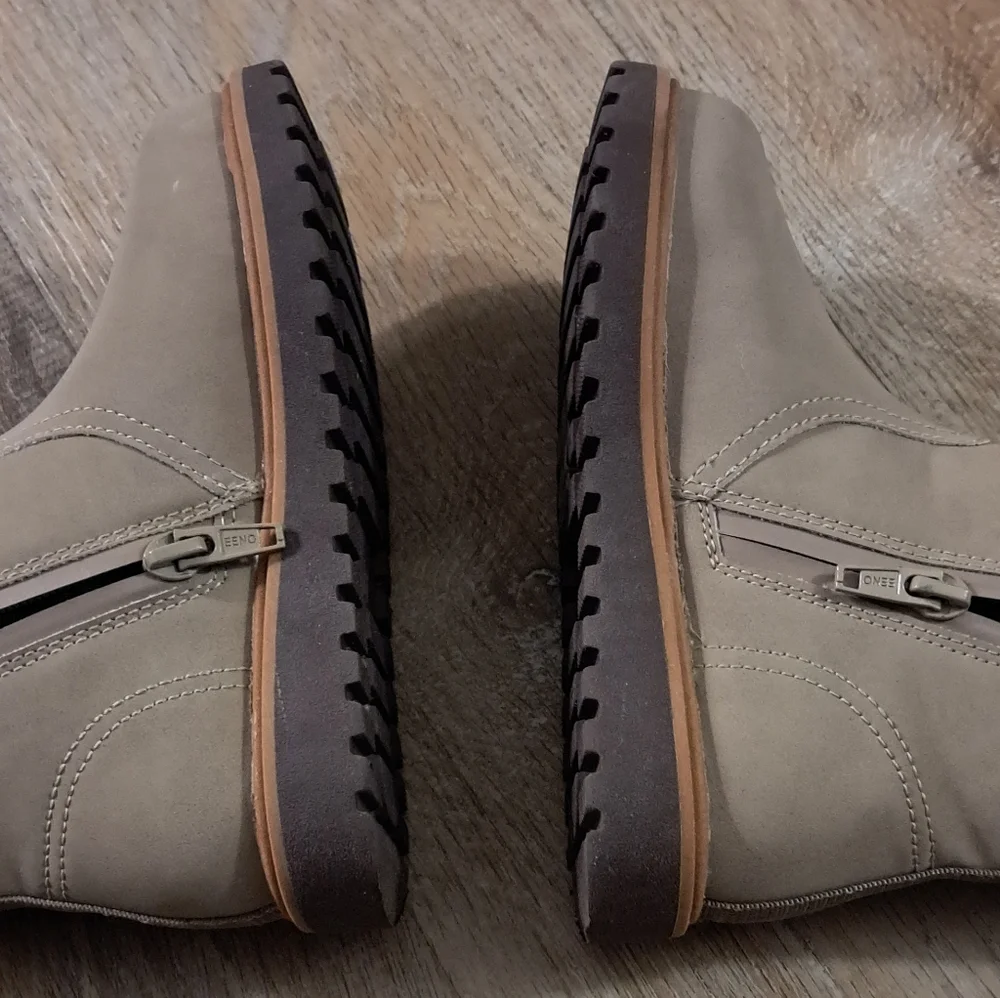 H&M Kid's Tan Ankle Boots Waterproof Sturdy Lug Sole Toddler Size 12